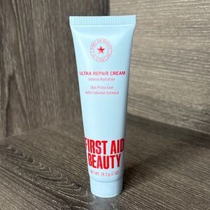 ❤️$5 NWT First Aid Beauty Ultra Repair Cream - Intense Hydration